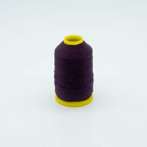 aufgerollter Nylon Garn in der Farbe Aubergine