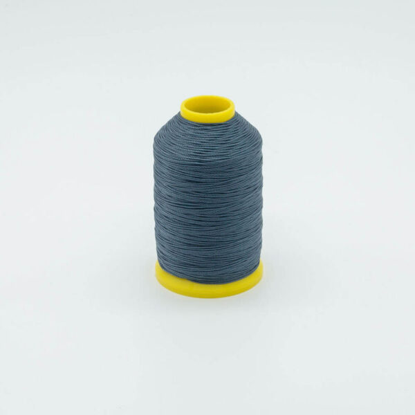 aufgerollter Nylon Garn in der Farbe grau